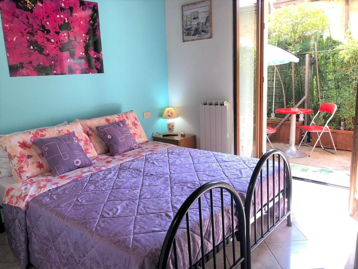 Oasi Di Paradiso - Comfy Private Apartment On Ground Floor With Terrace Desenzano del Garda Luaran gambar