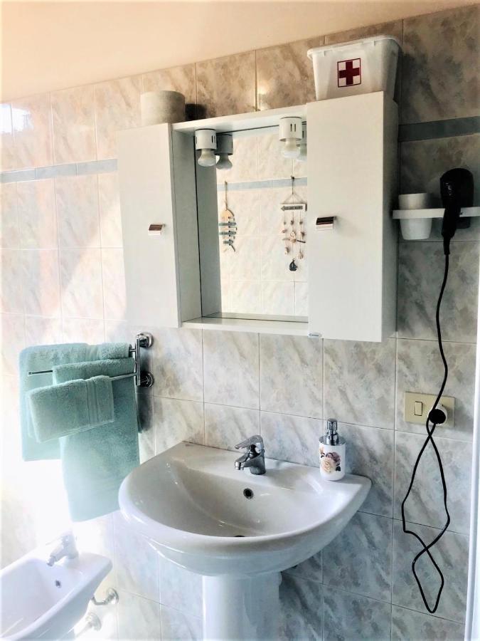 Oasi Di Paradiso - Comfy Private Apartment On Ground Floor With Terrace Desenzano del Garda Luaran gambar