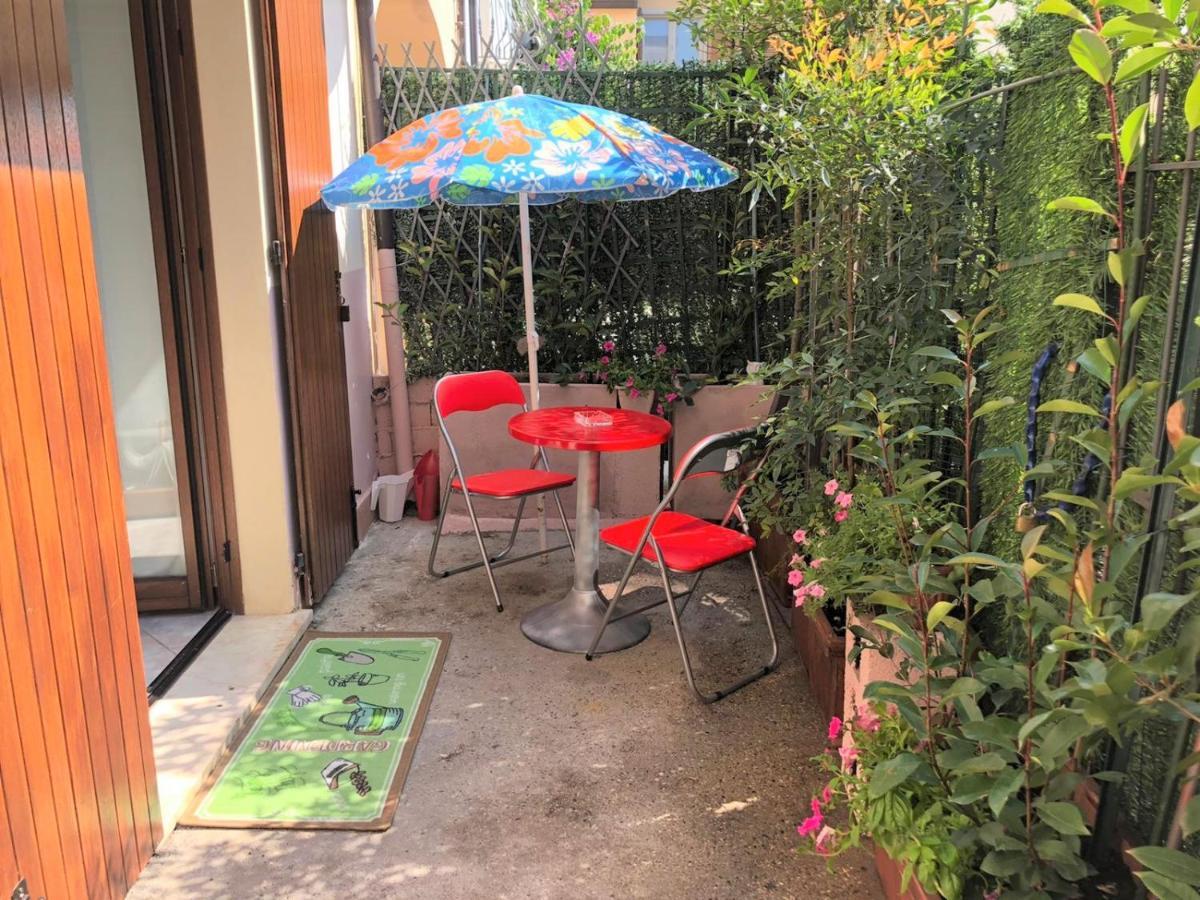Oasi Di Paradiso - Comfy Private Apartment On Ground Floor With Terrace Desenzano del Garda Luaran gambar