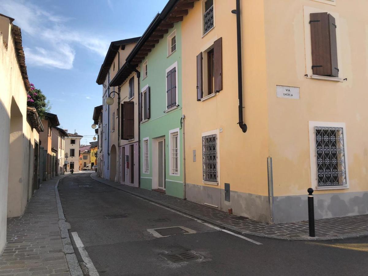 Oasi Di Paradiso - Comfy Private Apartment On Ground Floor With Terrace Desenzano del Garda Luaran gambar
