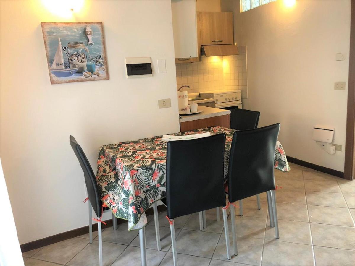 Oasi Di Paradiso - Comfy Private Apartment On Ground Floor With Terrace Desenzano del Garda Luaran gambar