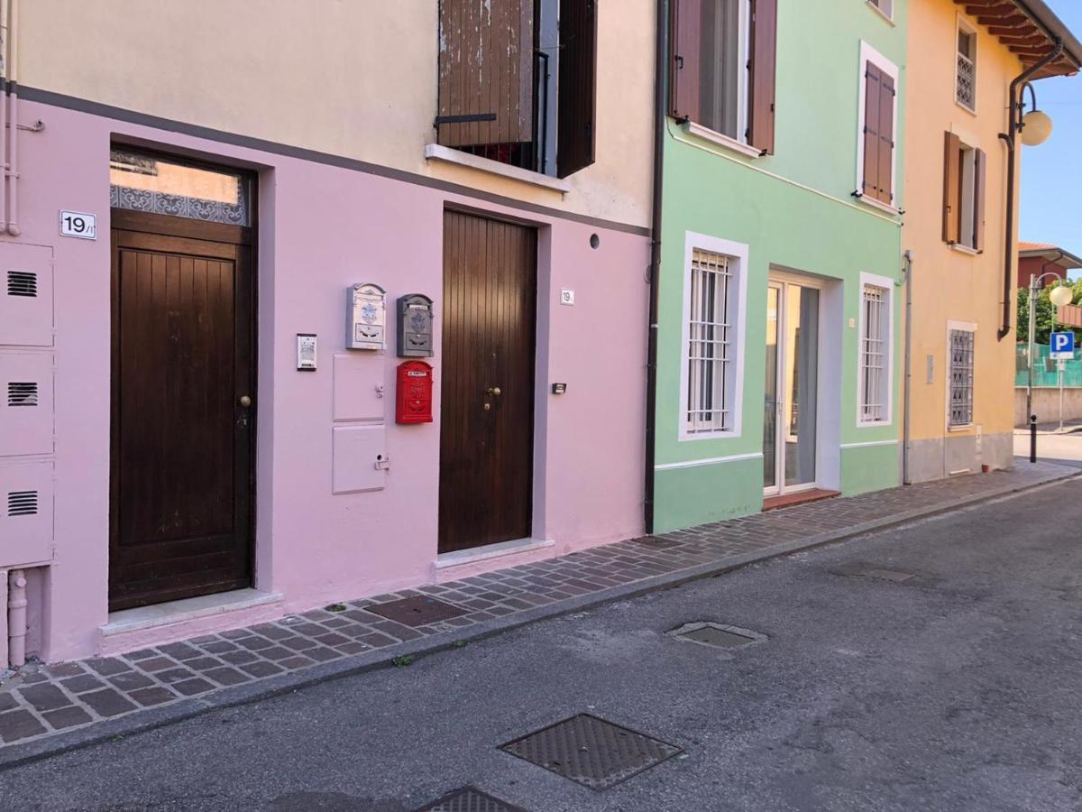 Oasi Di Paradiso - Comfy Private Apartment On Ground Floor With Terrace Desenzano del Garda Luaran gambar